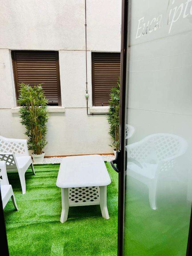 Апартаменты Apartamento Eucalipto Сотильо-де-ла-Адрада Экстерьер фото
